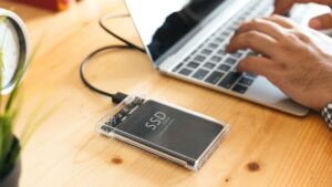 ¿Cómo comprobar el desgaste de un SSD con CrystalDiskInfo